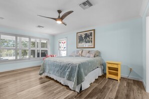 5 bedrooms, iron/ironing board, free WiFi, bed sheets