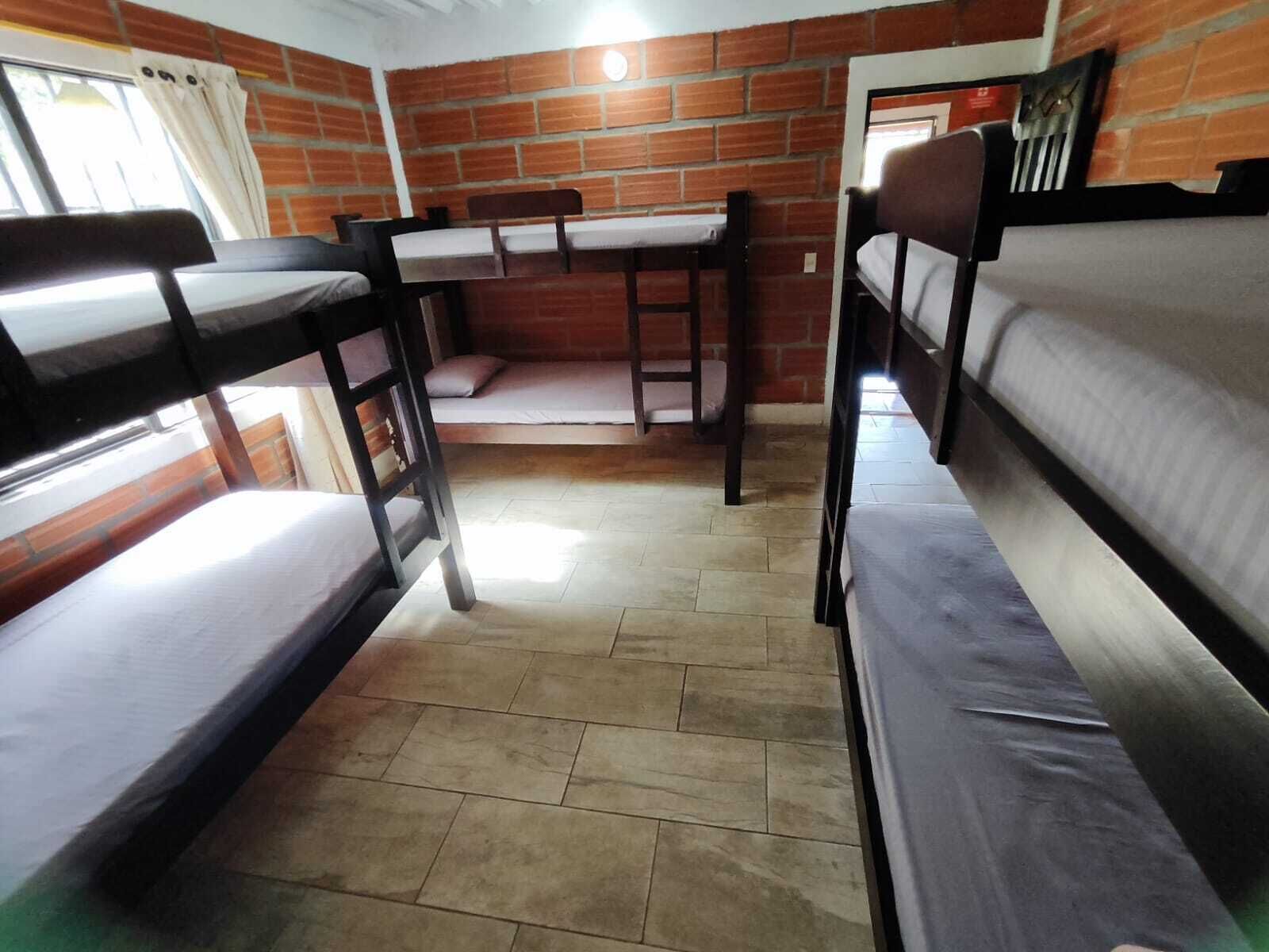4 bedrooms, WiFi, bed sheets