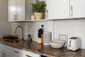 Townhome, Multiple Beds, Patio, Garden View (Summit Scholars 1) | Private kitchen | Fridge, microwave, oven, stovetop - Summit Scholars 1 For 6! (Columbus)