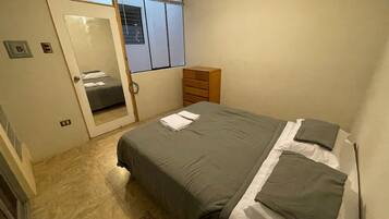 4 多间卧室、熨斗/熨衣板、WiFi、床单