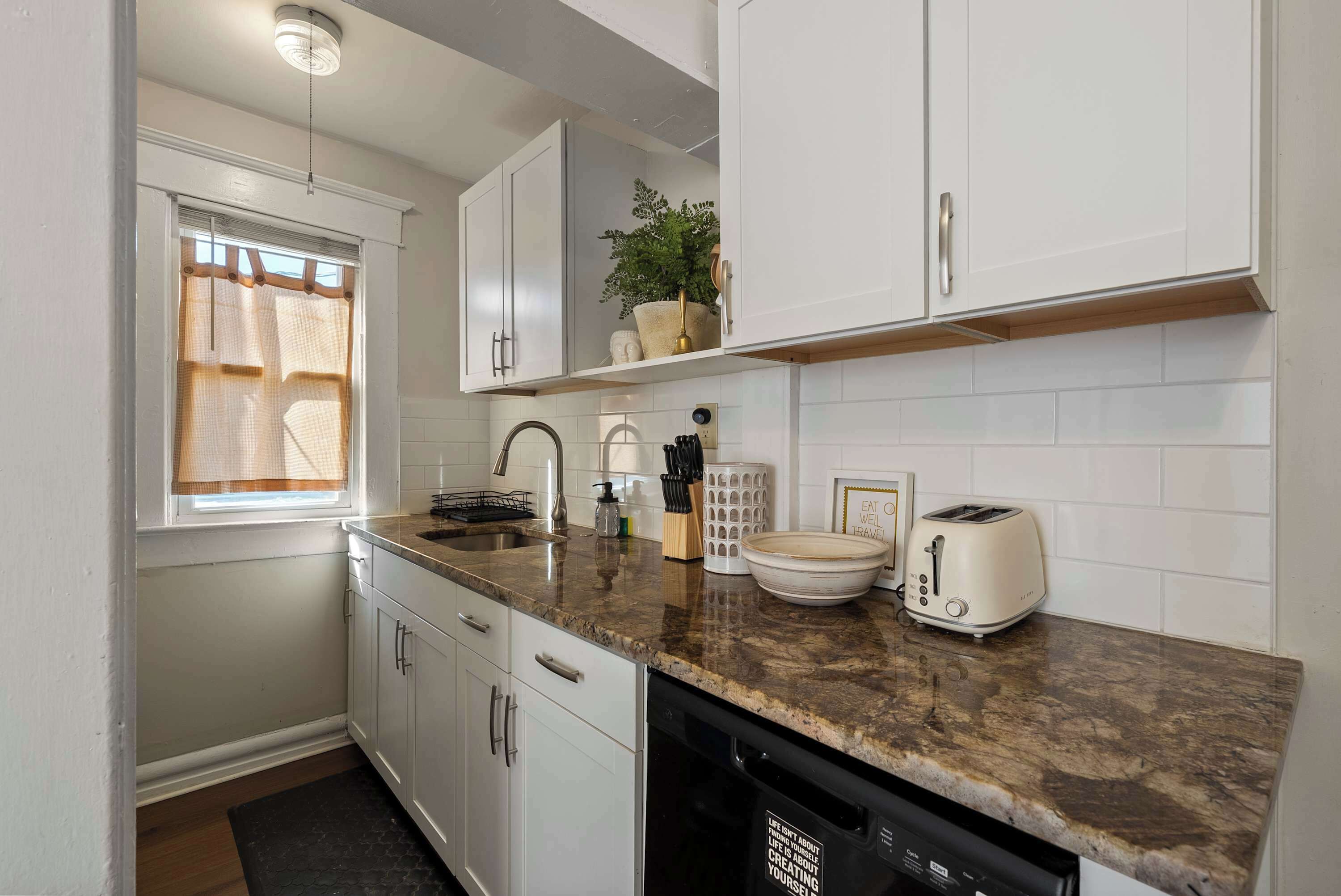 Maison mitoyenne, plusieurs lits, patio, vue jardin (Summit Scholars Suites) | Cuisine privée