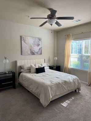 2 室のベッドルーム、WiFi、ベッドシーツ