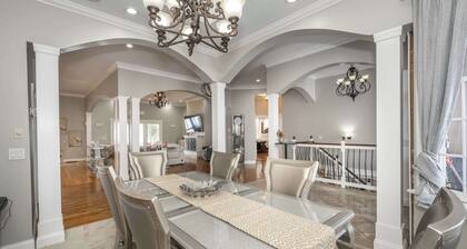 The Bishops Manor Stay for 10!