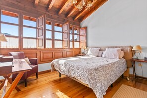 4 habitaciones, tabla de planchar con plancha y cuna de viaje 
