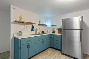 House, Multiple Beds, Patio, Garden View (The Gahanna Getaway) | Private kitchen | Fridge, microwave, oven, stovetop