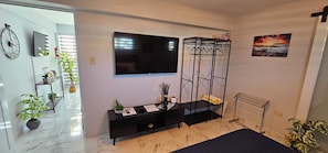 1 chambre, bureau, fer et planche à repasser, Wi-Fi gratuit