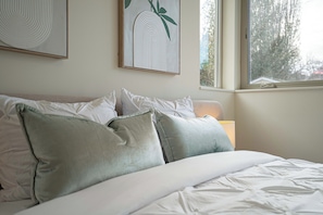 3 chambres, fer et planche à repasser, Wi-Fi, draps fournis