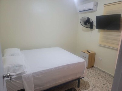 3-Bedroom Apartment (Suitable for Families and Work Groups)