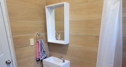 3-Bedroom Apartment (Suitable for Families and Work Groups)