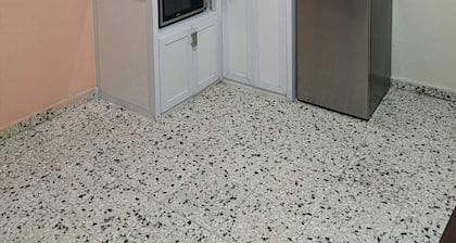 3-Bedroom Apartment (Suitable for Families and Work Groups)