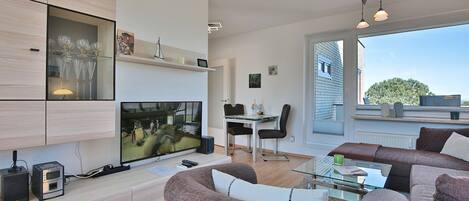 Fernseher, Stereoanlage