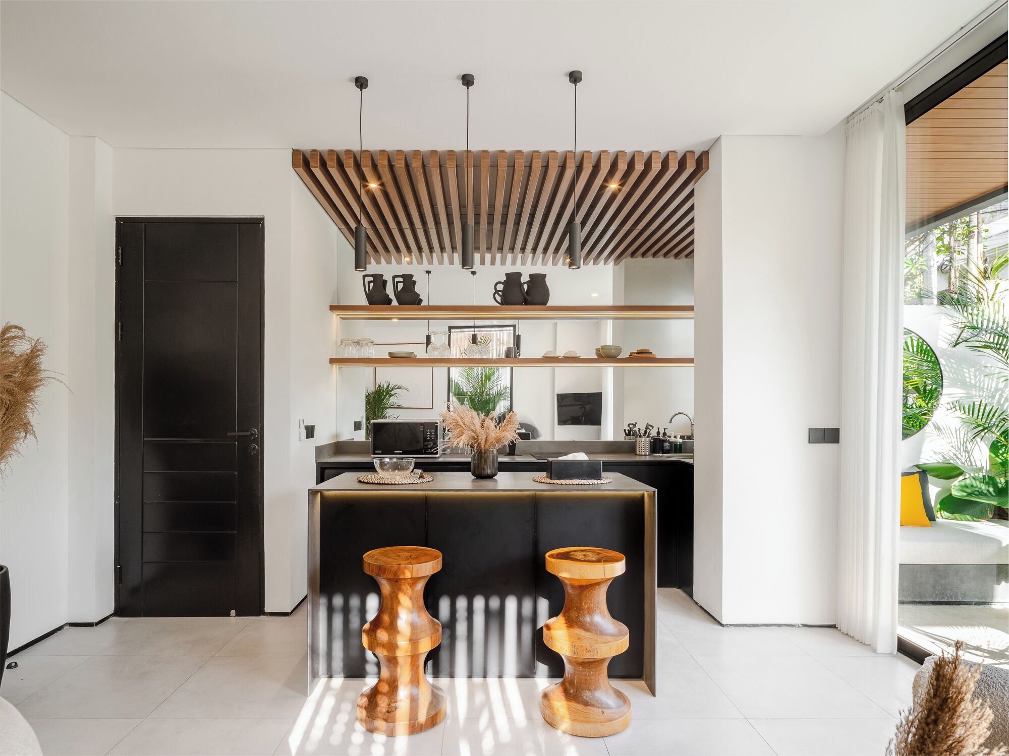 Deluxe Apartment | Private kitchen | Mini-fridge, dishwasher, coffee/tea maker, electric kettle