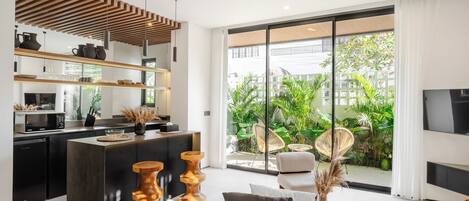 Deluxe Apartment | Private kitchen | Mini-fridge, dishwasher, coffee/tea maker, electric kettle