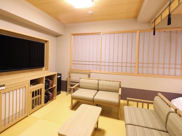 Desk, blackout drapes, free WiFi