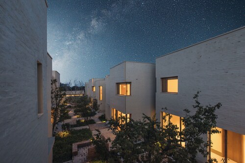 The Long Circle House