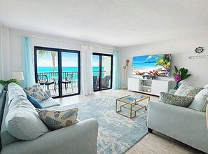 TV connectée, lecteur de DVD, livres