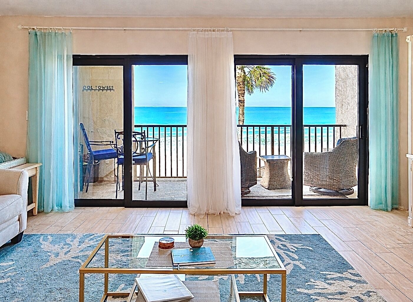 Smart-TV, DVD-Player, Bücher