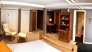 1 bedroom, free WiFi, bed sheets - Le Havre Gris, a spacious private room for relaxing or working (Sherbrooke)