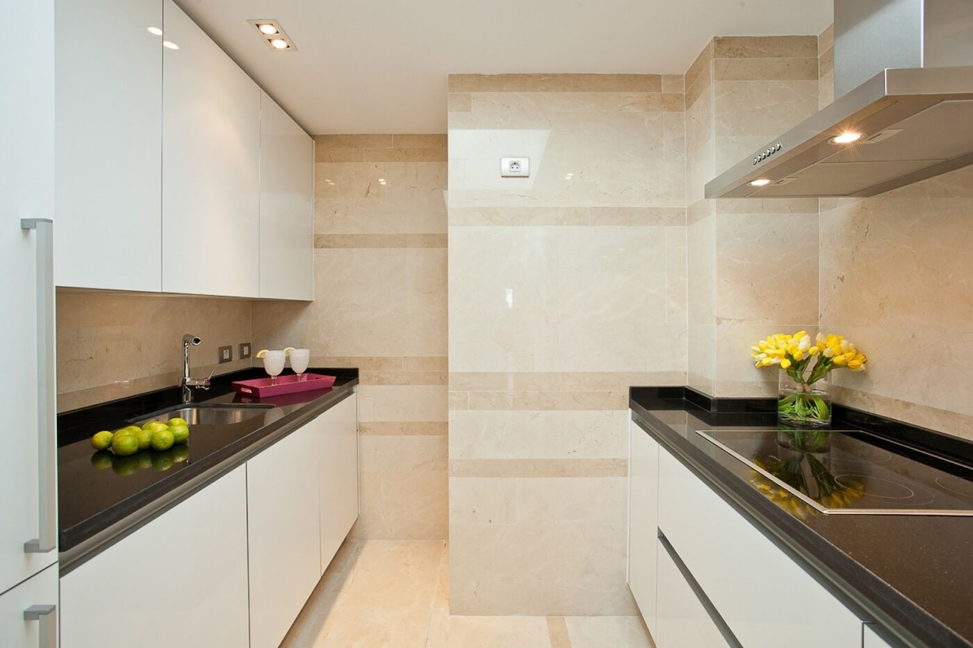 Réfrigérateur, micro-ondes, four, lave-vaisselle