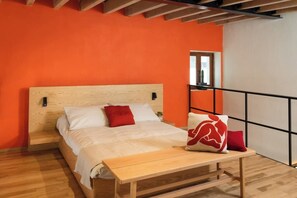 1 habitación, tabla de planchar con plancha, wifi y ropa de cama 