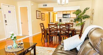 Disney 3BR Retreat / Pool+ Fast WiFi / Pet Friendly & Free Parking/ Gated Resort