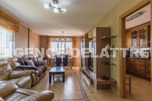 Private villa, 4 bedrooms, 2 bathrooms, swimming pool, barbecue, Wifi