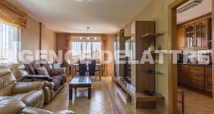 Private villa, 4 bedrooms, 2 bathrooms, swimming pool, barbecue, Wifi