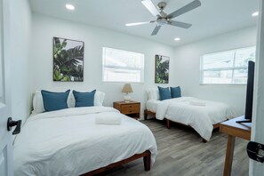 3 bedrooms, desk, iron/ironing board, free WiFi
