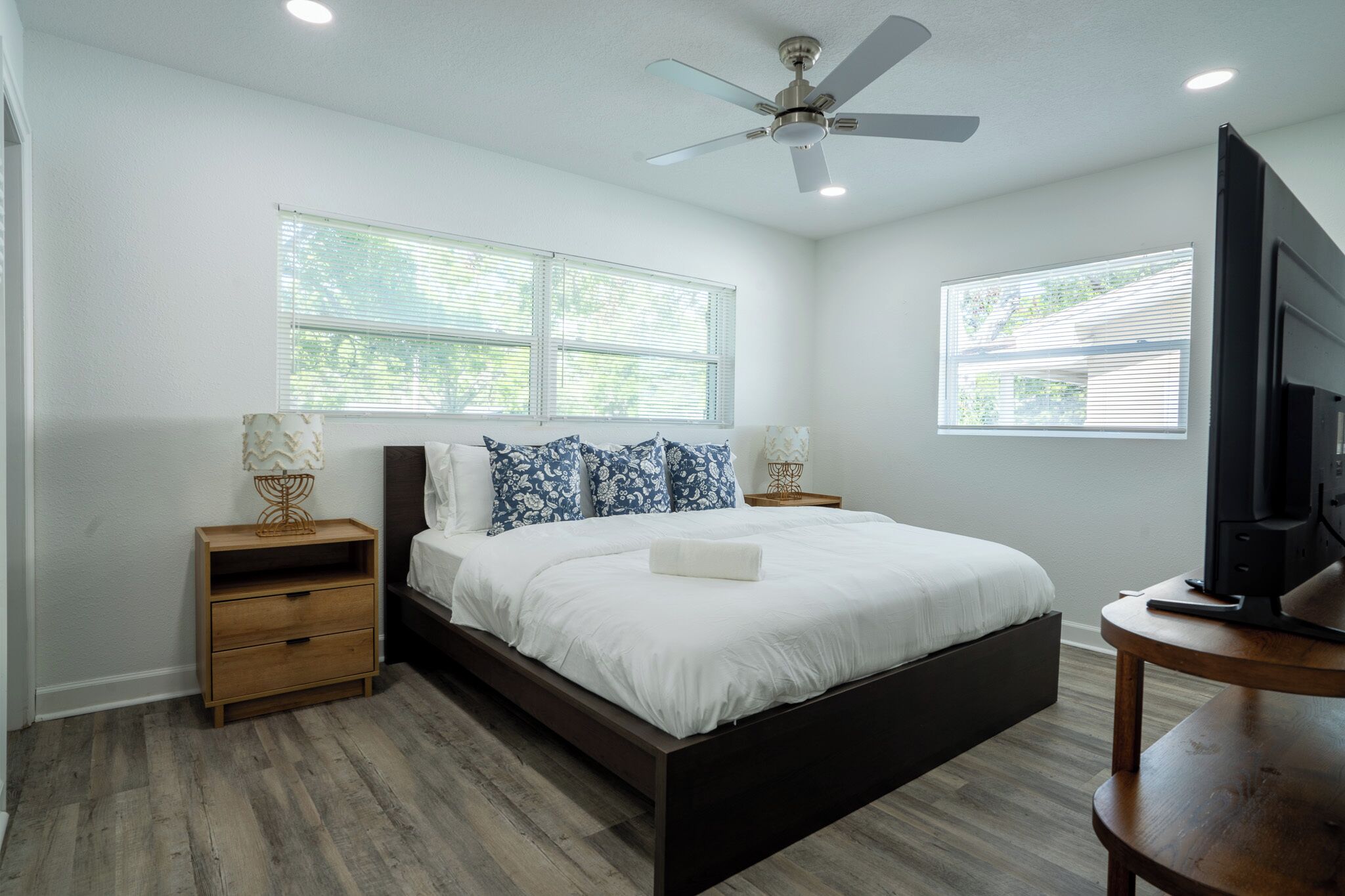 3 bedrooms, desk, iron/ironing board, free WiFi