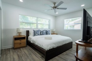 3 chambres, bureau, fer et planche à repasser, Wi-Fi gratuit