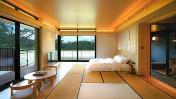 Family Suite, Multiple Beds, Non Smoking, Mountain View | 1 bedroom, premium bedding, blackout drapes, free WiFi