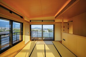 Comfort Suite, Private Bathroom, Hill View