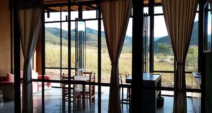Bungalow at the foot of the mountain 2