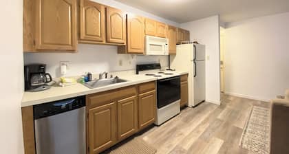 Chic 1-bedroom apartment with AC, WiFi in vibrant Wilmington with Laundry