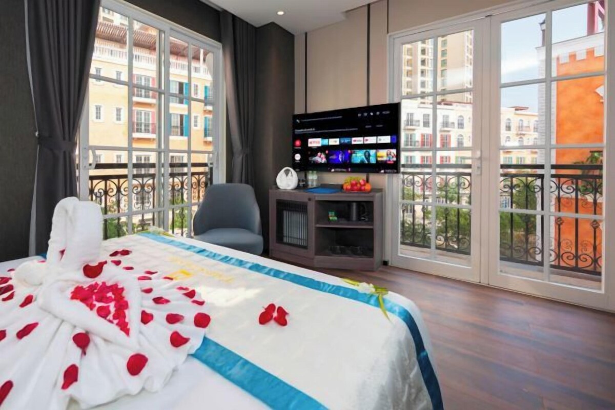 Premium bedding, memory foam beds, in-room safe, desk