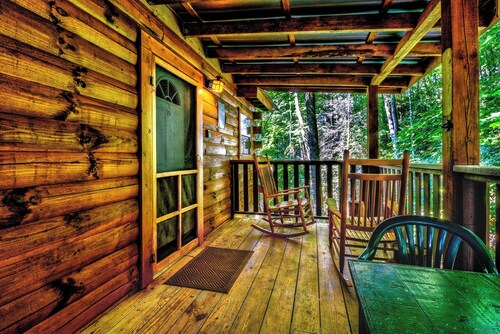 Nature's Landing Cabin at Panther Creek