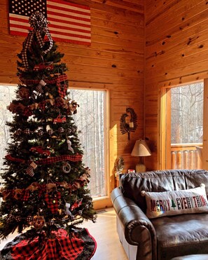 Apartment | 3 bedrooms - Beautiful Cabin w hot tub Sauna Pool Table (Sevierville)