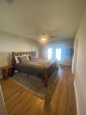 3 bedrooms, iron/ironing board, travel cot, free WiFi