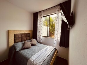 2 bedrooms, desk, free WiFi, bed sheets