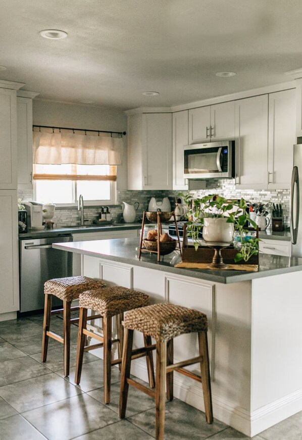 電子レンジ、食器洗い機、ペーパータオル