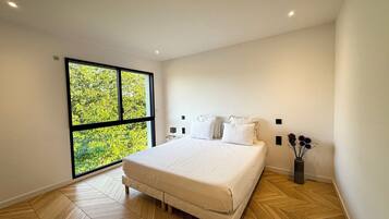 4 chambres, fer et planche à repasser, Wi-Fi gratuit, draps fournis