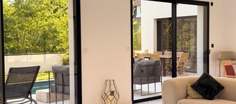 Private pool villa for up to 8 guests – near Loire Valley castles, 2h from Paris