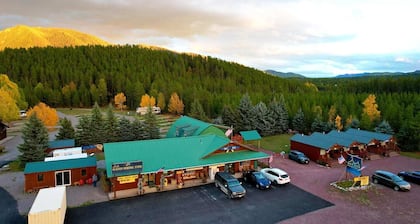 Blue Bird Studio! 6 miles to Glacier National Park