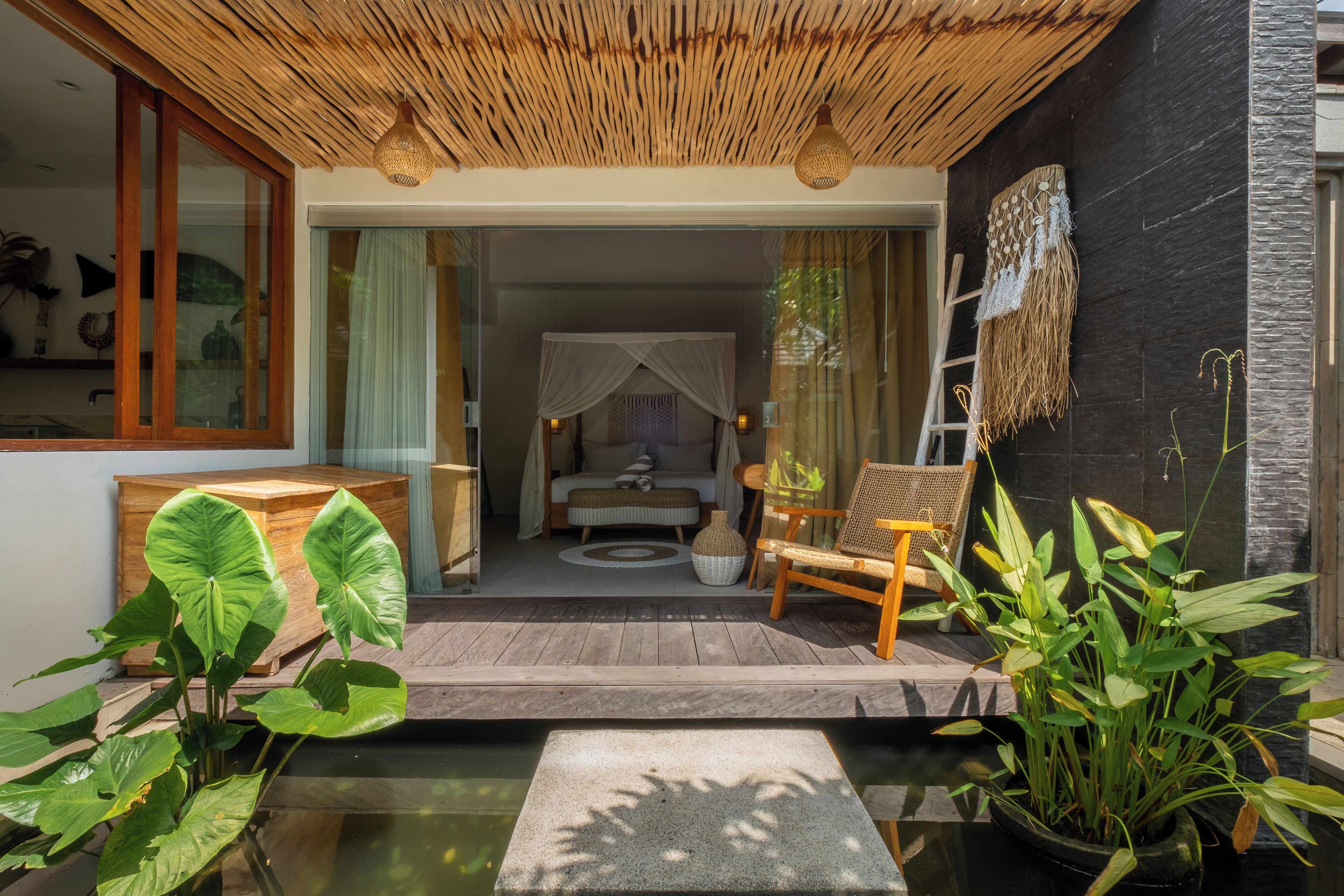 فيلا - ٤ غرف نوم - منظر للحديقة | 4 عدّة غرف نوم وخزنة داخل الغرفة ومكتب ومساحة عمل للكمبيوتر المحمول