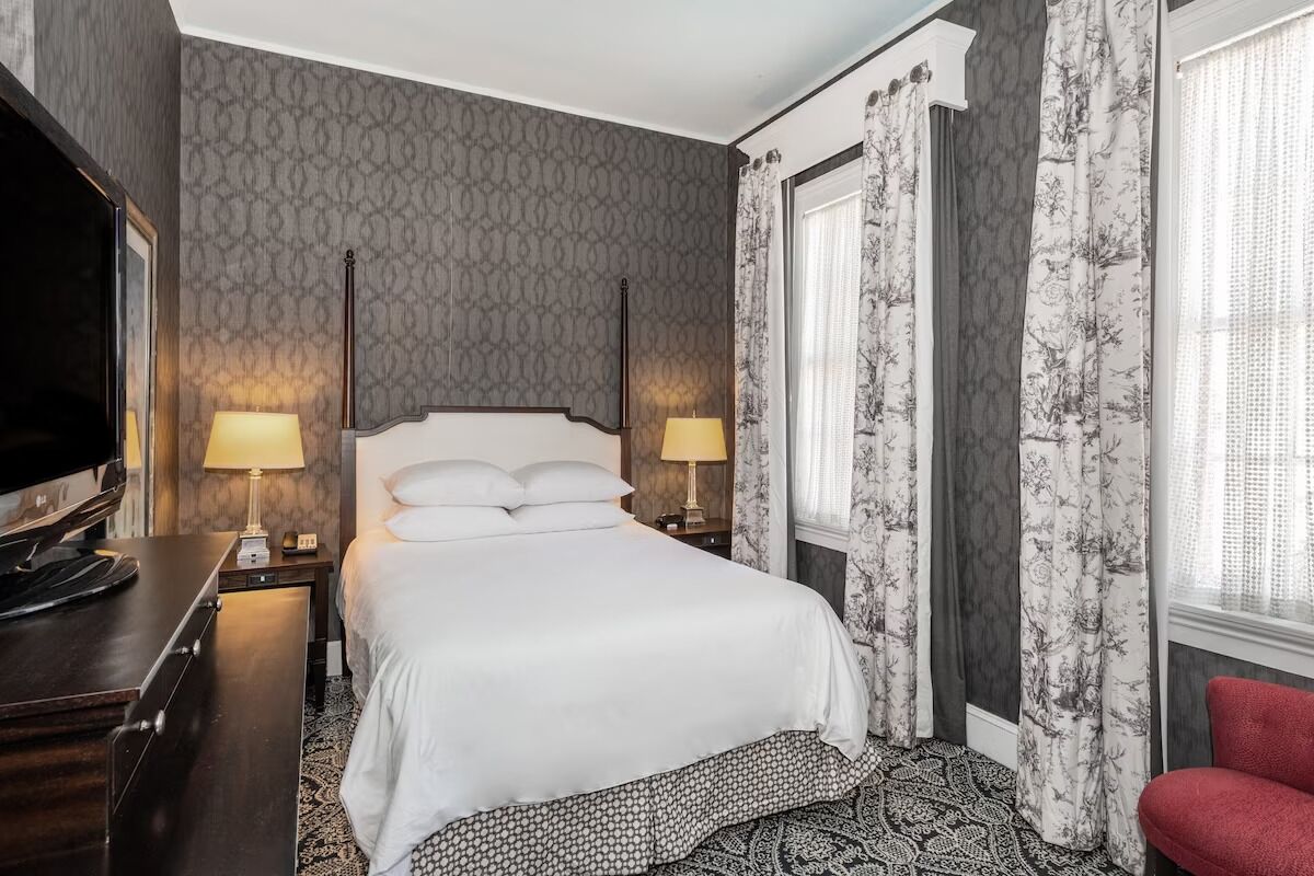 Robert Johnson 1 Queen Bed Pure Wellness Room At Historic Inns Of Annapolis - Annapolis, MD