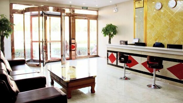 Lobby-lounge
