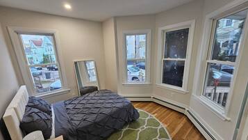 3 bedrooms, iron/ironing board, travel cot, WiFi