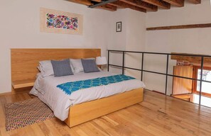 1 bedroom, desk, iron/ironing board, WiFi
