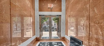 Cozy Condo Studio in charming Astoria with AC, 1 GB WiFi