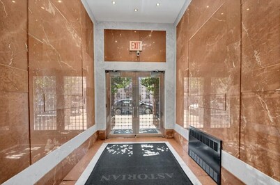 Cozy Condo Studio in charming Astoria with AC, 1 GB WiFi